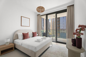 Vayk - Bright & Elegant 2 BHK apartment with Creek Views